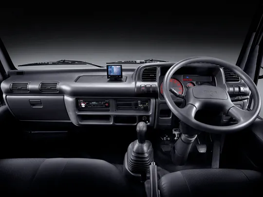 Interior Rental Mobil Isuzu ELF Jakarta - Foto 3