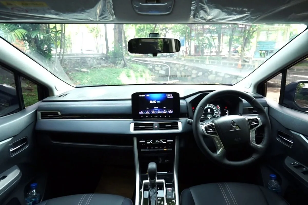 Interior Rental Mobil Mitsubishi Xpander Jakarta - Foto 6