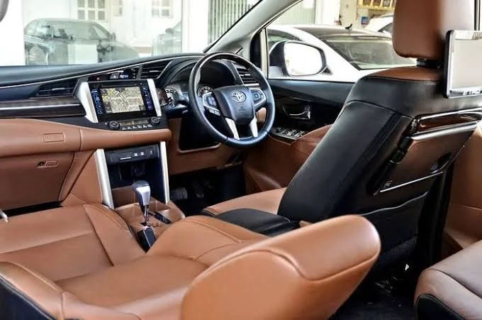 Interior Rental Mobil Toyota Innova Reborn Jakarta - Foto 3