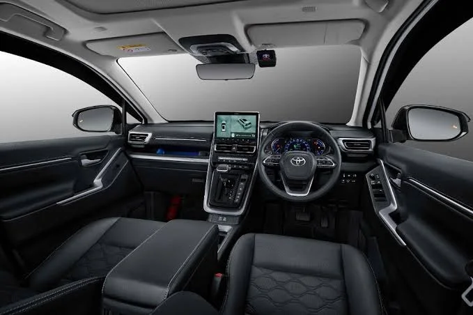 Interior Rental Mobil Toyota Innova Zenix Jakarta - Foto 3