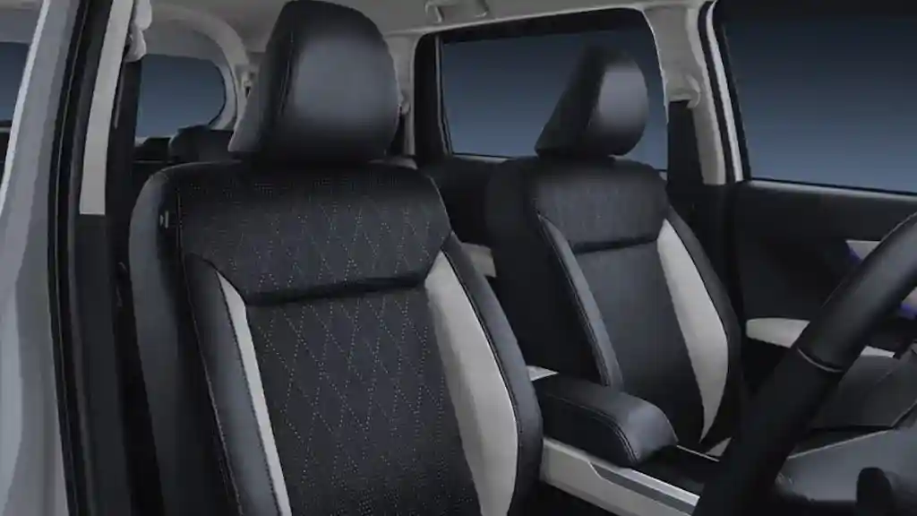 Interior Rental Mobil Toyota Veloz Jakarta - Foto 3